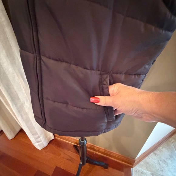 George by Mark Eisen Chocolate Puffer Hooded Vest Zip Up,  Size Large - Picture 6 of 12